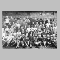 080-0031 Volksschule Pregelswalde. Links Hauptlehrer Gustav Blank, rechts Lehrer Rudolf Karnick.jpg
